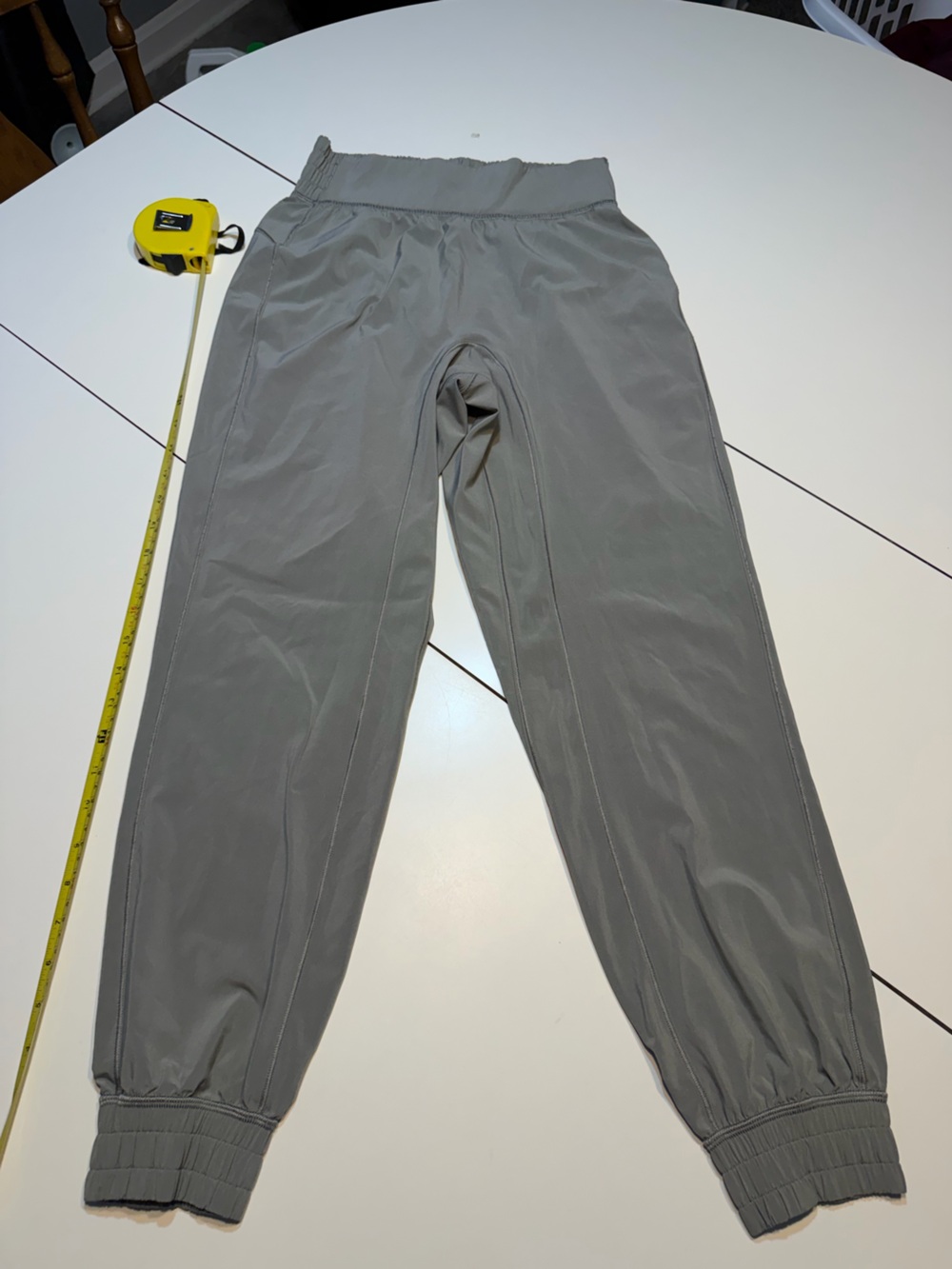 Lululemon grey athletic joggers womens 4 wide elastic waistband cuffed ankle